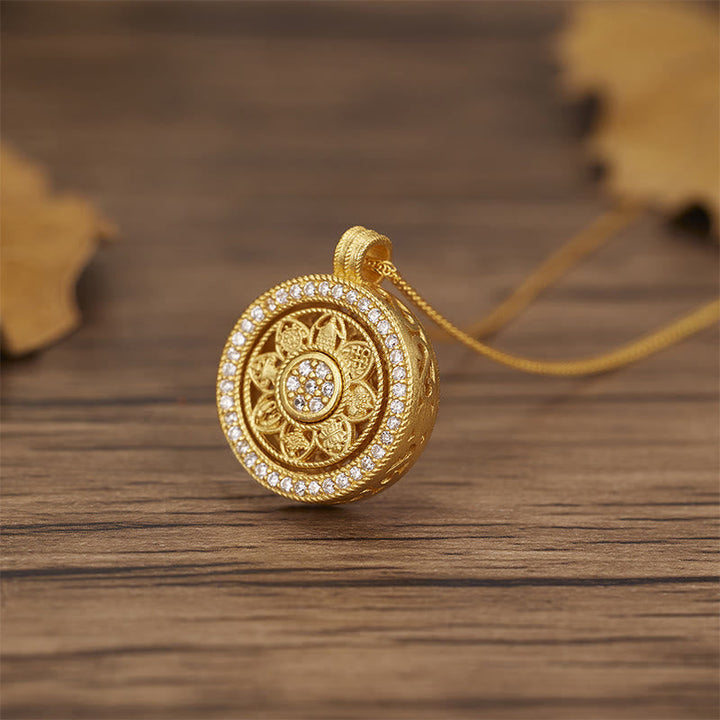 Goldener Luo Pan Acht Schätze Kette Sterlingsilber mit Diamanten Anhänger