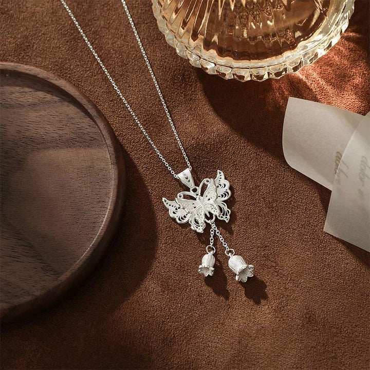 Sterlingsilber Kette mit Schmetterling Anhänger und Maiglöckchen Perlen elegant