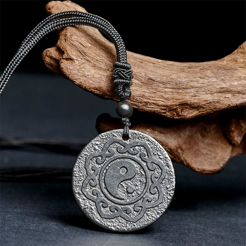 Silberner Yin Yang Anhänger schwarze Kette Naturstein eleganter Schmuck