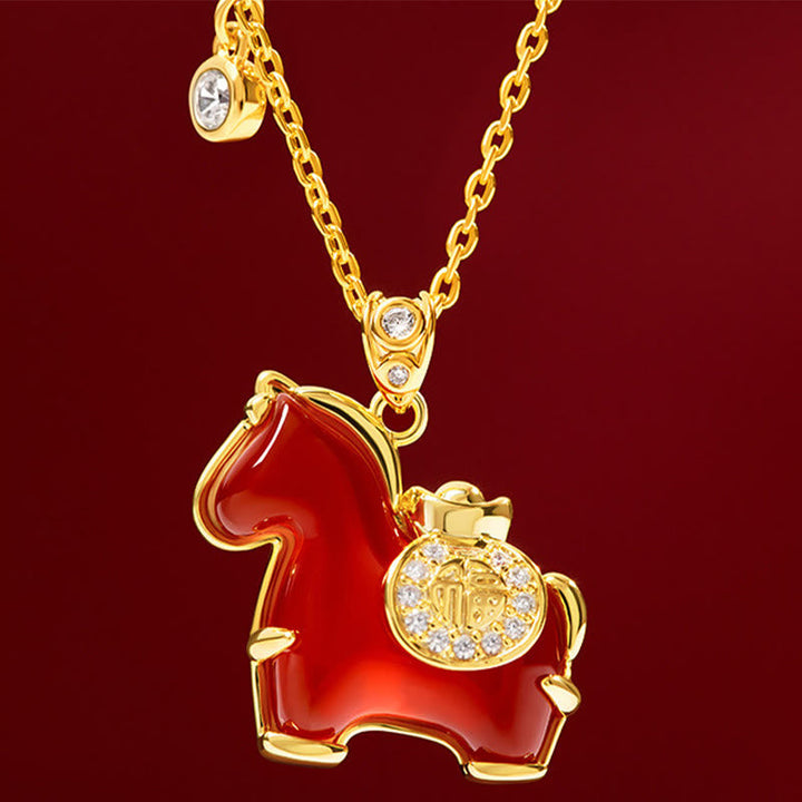 Goldene Kette mit rotem Achat Pferd Anhänger Fu-Zeichen