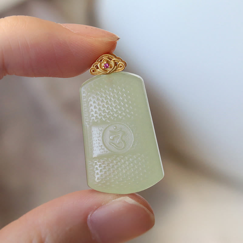Kette Hetian Jade mit Om Symbol Anhänger grüner Naturstein Wohlstand