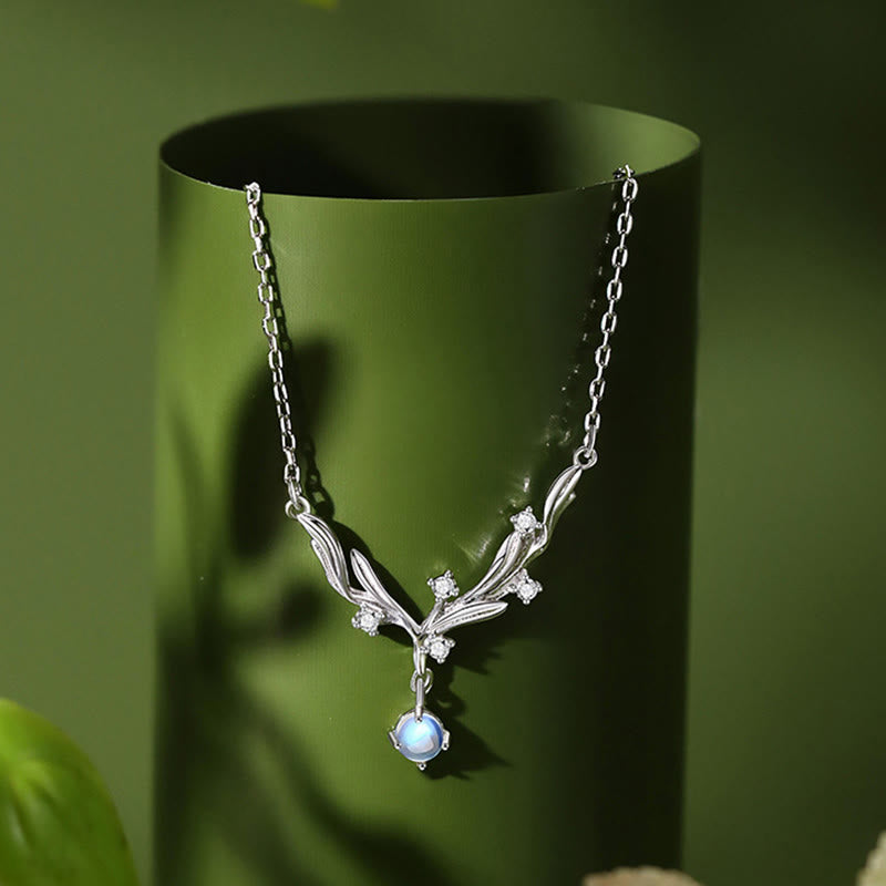 Sterlingsilber Kette mit Mistel Anhänger und blauem Naturstein elegant