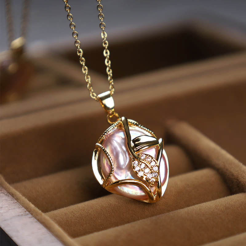 Elegante Perlmutt-Kette Blume-Anhänger Kupfer-Gold Natur Aufrichtigkeit