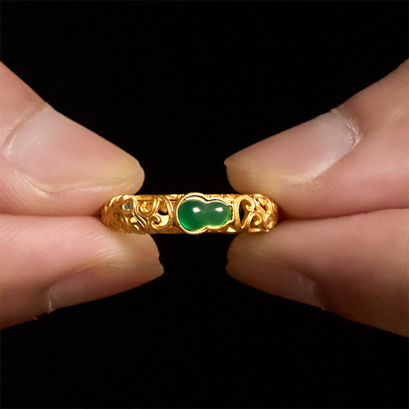 Vintage Ring Kupfer grüner Chalzedon Kürbis Wohlstand Glück getragen