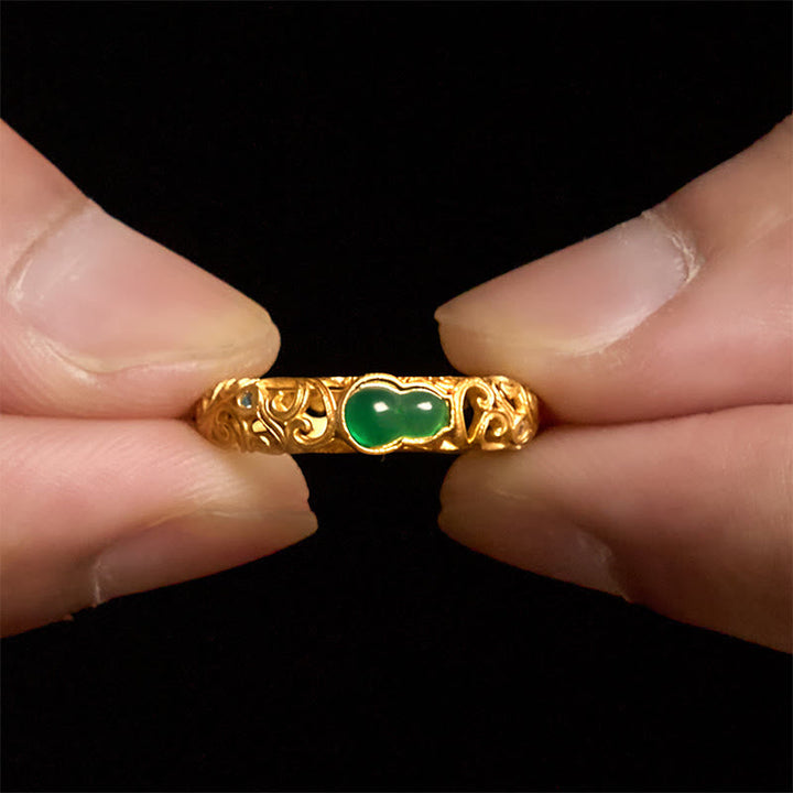 Vintage Ring Kupfer grüner Chalzedon Kürbis Wohlstand Glück getragen