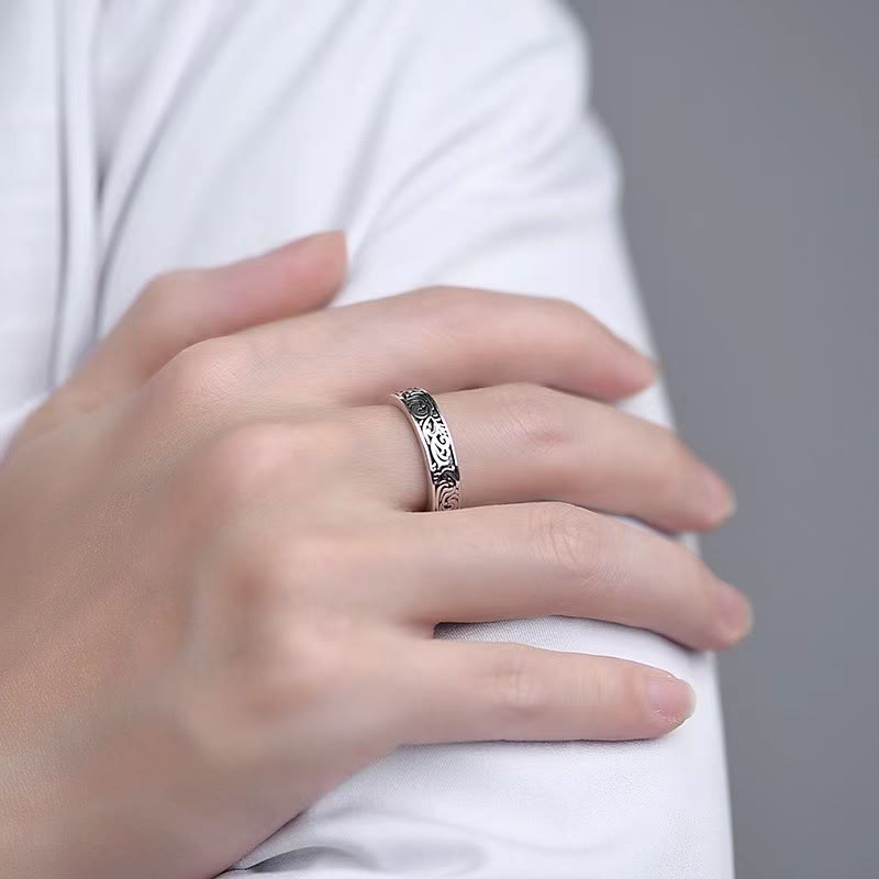 Ring Kupfer Blume Glück Fengshui Schutz getragen Frauenhand
