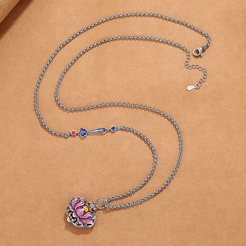 Silberne Kette mit lila Lotus Anhänger Glück Naturstein Schmuck