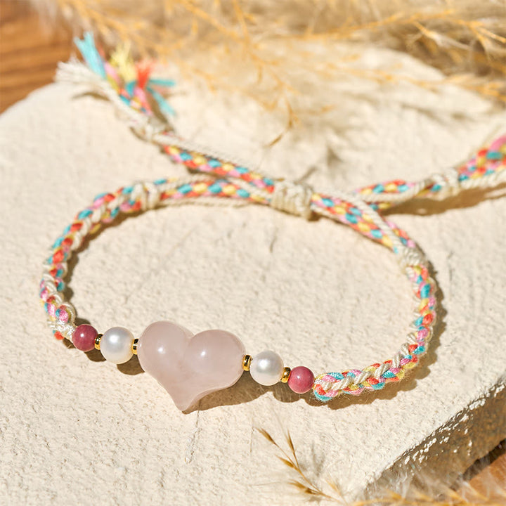 Armband Kristall – Liebe & Wärme mit Rosenquarz Herz und Perlen geflochten