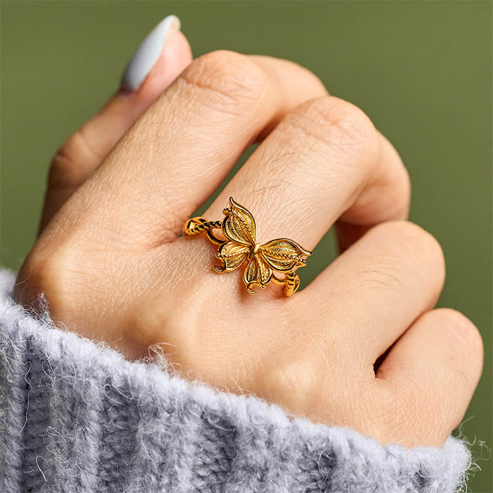 Vergoldeter Schmetterling Ring aus Messing getragen Liebe Glück Symbol