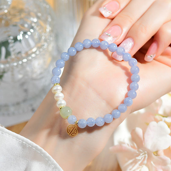 Armband Chalcedon Perle Energie blau Süßwasserperlen Jade Anhänger Handgelenk getragen