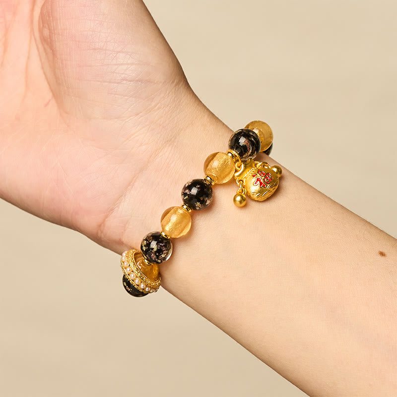 Armband Liuli Fu-Zeichen – Segen am Handgelenk getragen goldene Perlen Glücksanhänger