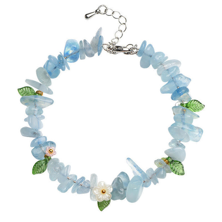 Armband Erdbeerquarz Aquamarin mit Blütenperlen und grünen Blättern zarter Schmuck