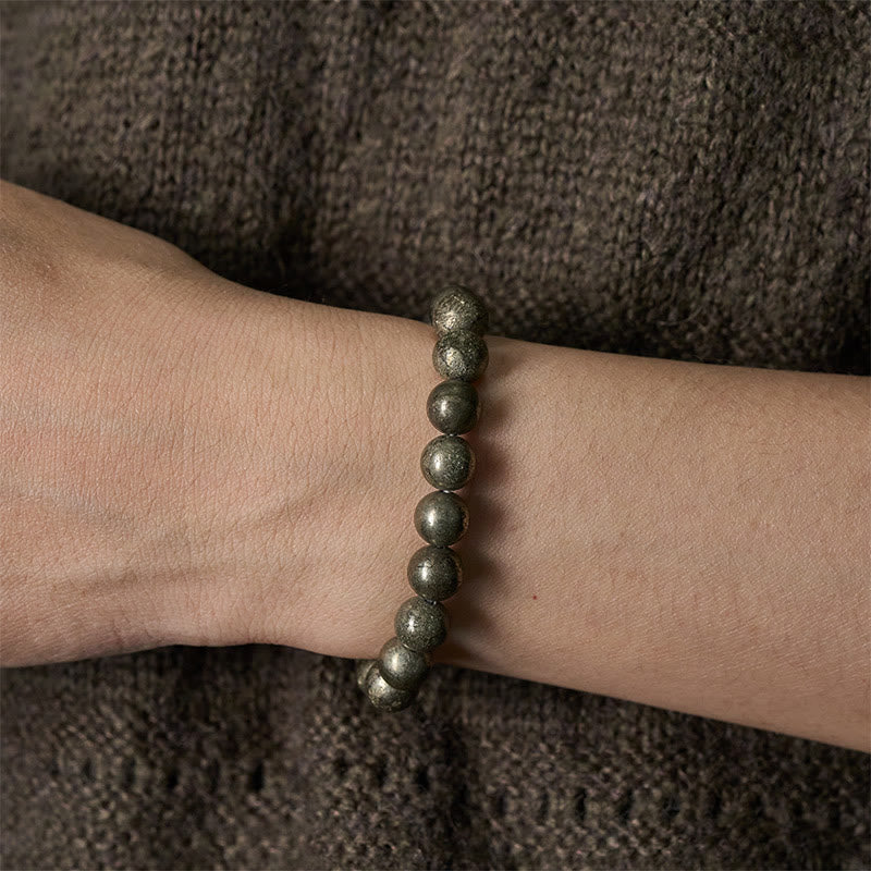 Armband Pyrit – Vertrauen & Wohlstand am Handgelenk getragen natürliche Perlen