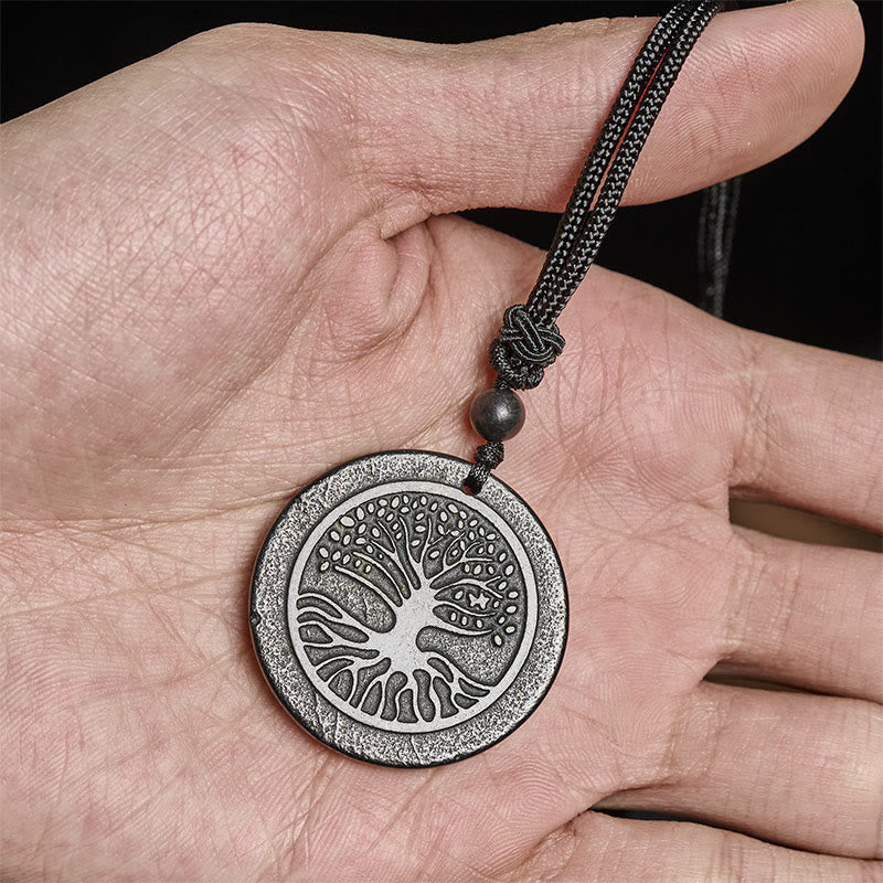 Kette Shungit Lebensbaum Anhänger in Hand Naturstein Schutz