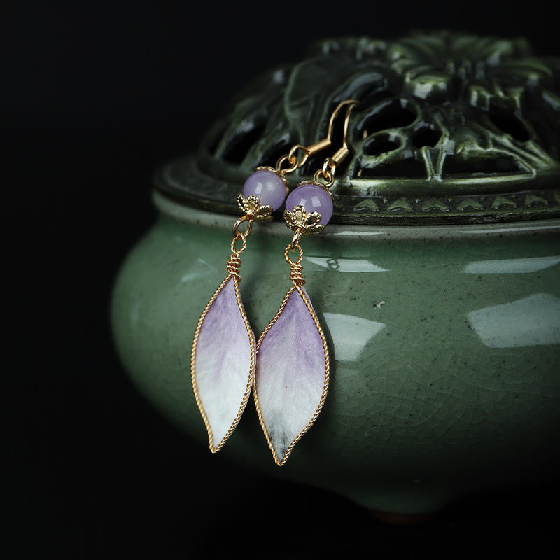 Ohrringe Seide Blütenblätter Lila Boho Schmuck spirituell Ohrhänger elegant