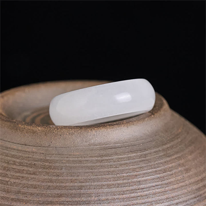 Seidenjade Ring elegant poliert – Wohlstand Glück Schutz Feng Shui