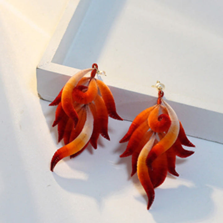 Ohrringe Seide Samtblume Feder – Eleganz orange Boho Schmuck Ohrhänger