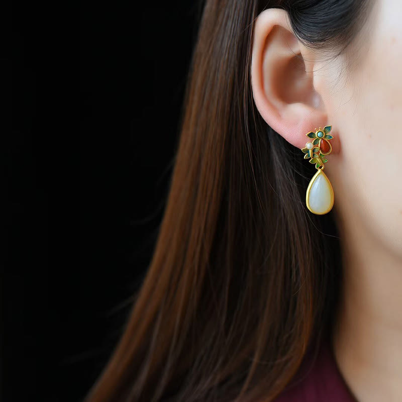 Ohrringe Jade Achat Schmetterling getragen Boho Schmuck spirituell Ohrhänger Gold