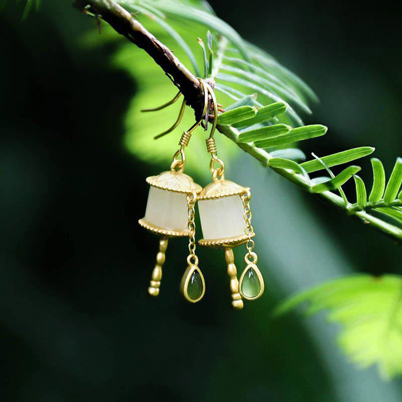 Ohrringe Jade Gebetsmühle Gold weiße Steine grüne Tropfen Boho Schmuck