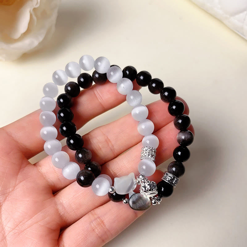 Armband Silber Obsidian Katze – Positivität getragen an Hand mit Perlen