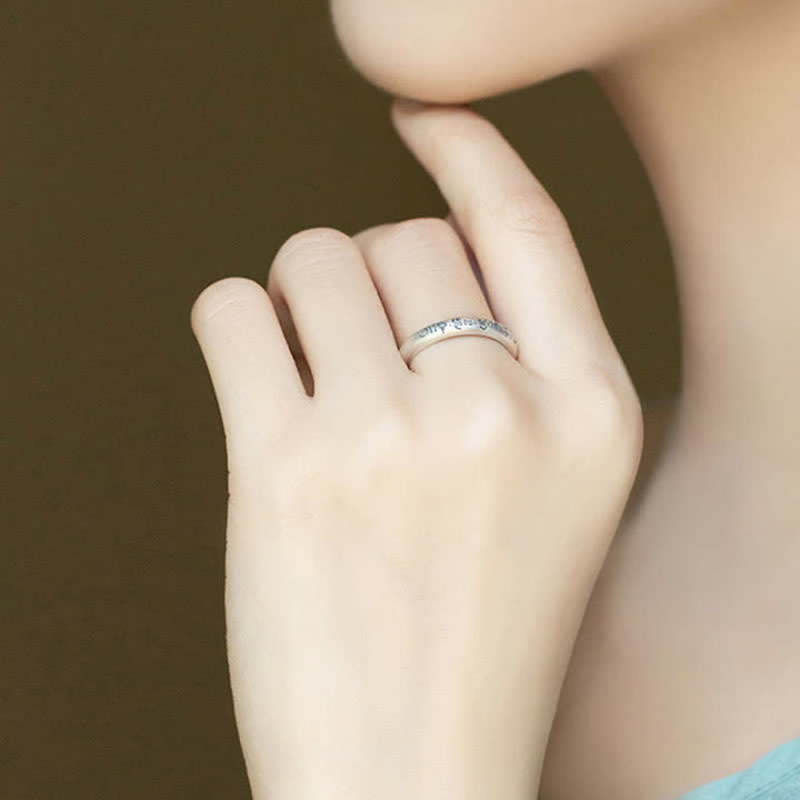 Silberring Om Mani Padme Hum 925 am Finger getragen eleganter Look