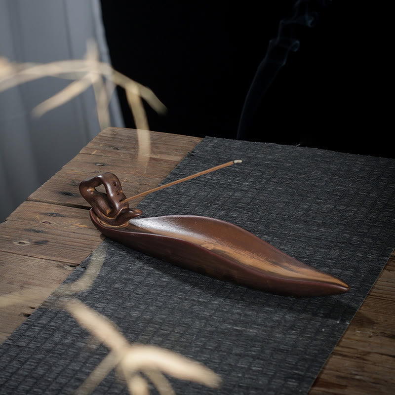 Räucherstäbchen Mit Halterung Boot Zikade Statue