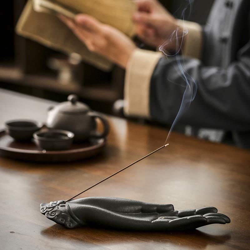 Räucherstäbchenhalter Hand