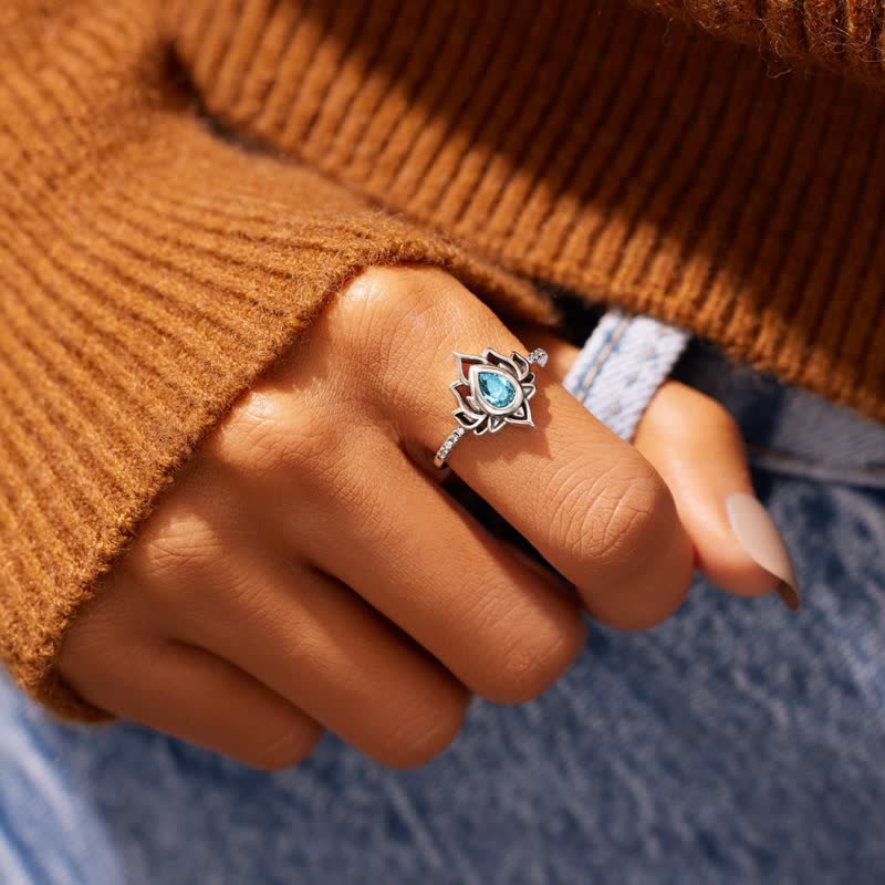 Ring 925 Silber Lotus Zirkon blau getragen Glück Segen Schutz