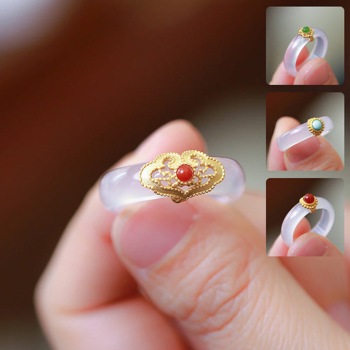 Jade Ring mit Goldvergoldung und rotem Stein Glück Schutz Feng Shui
