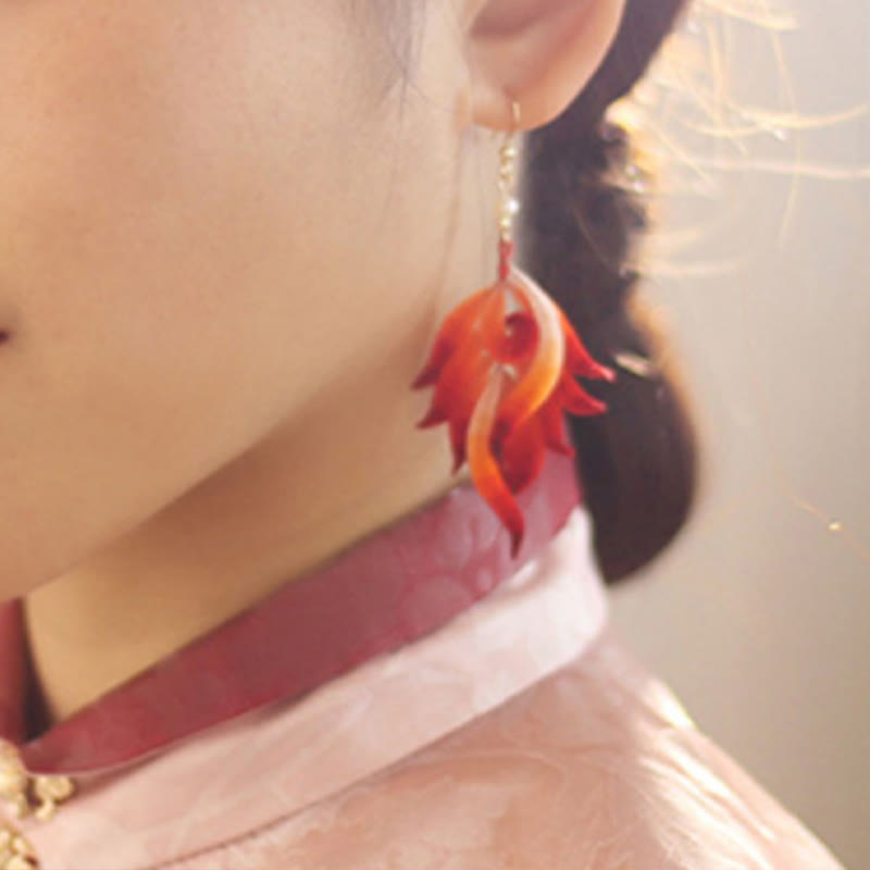 Ohrringe Seide Samtblume Feder – Eleganz getragen Boho Schmuck spirituell Ohrhänger