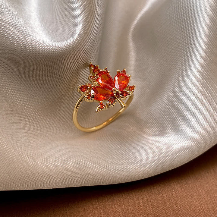 Ring Zirkon Ahornblatt – Glück rote Zirkonia Steine goldfarben elegant
