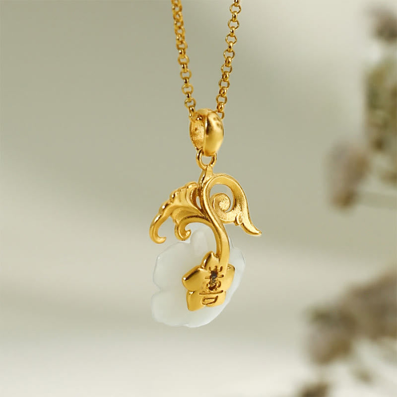 Jadehänger Kette mit Hetian Jade Blume Ornament vergoldet Glück