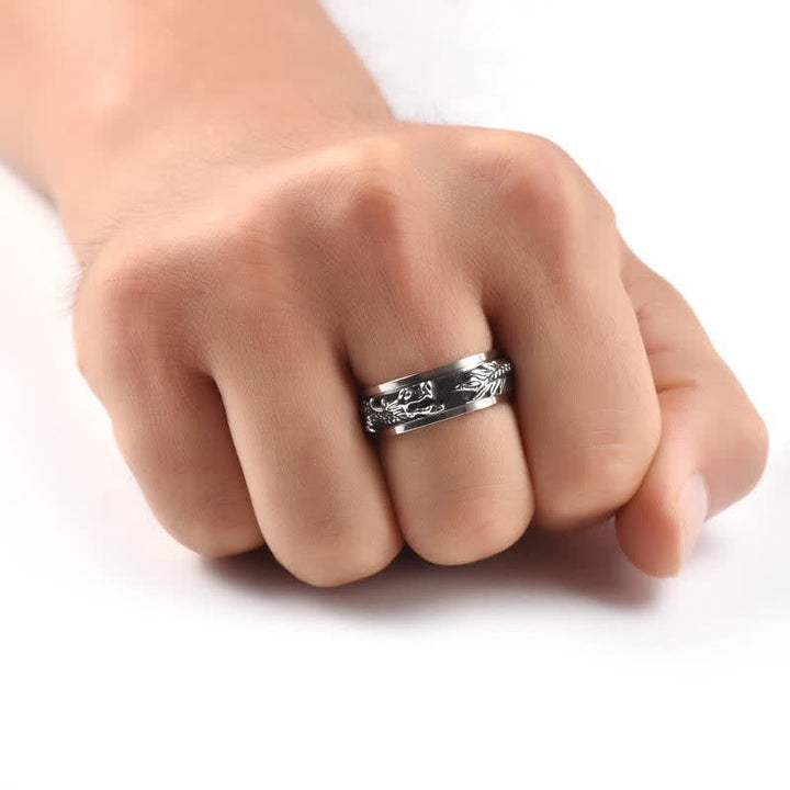 Ring Drachen Titanstahl getragen an Hand Fengshui Schutz Glück