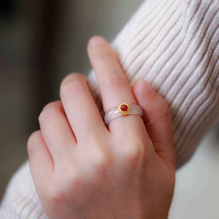 Ring Achat Jade Türkis Glück Schutz getragen am Finger