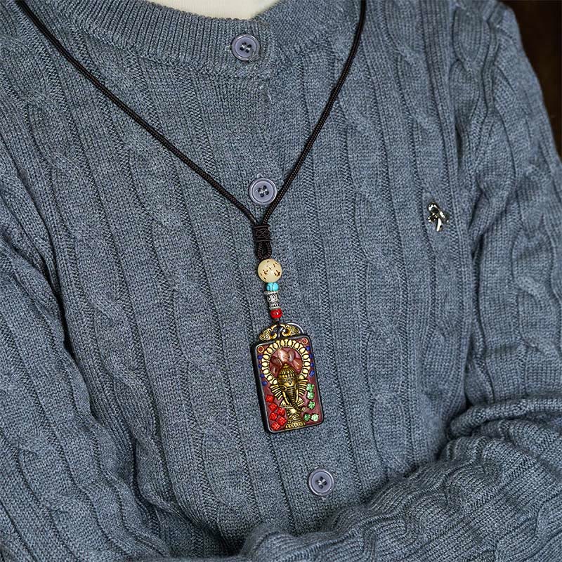Tibetische Kette Ebenholz Ganesha Anhänger rot getragen Frieden Naturstein