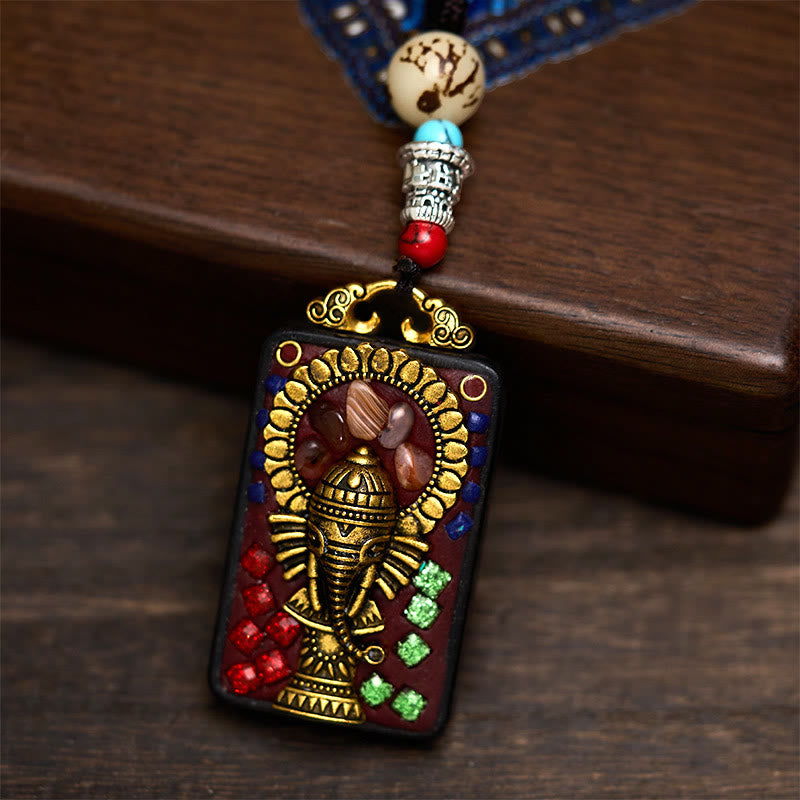 Tibetische Ganesha Kette Ebenholz mit Rubin Smaragd Edelsteinen Frieden