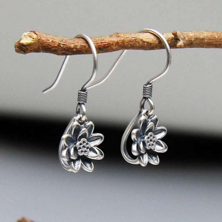 Ohrringe Silber Lotus Erleuchtung an Holzzweig Boho Schmuck spirituell Ohrhänger