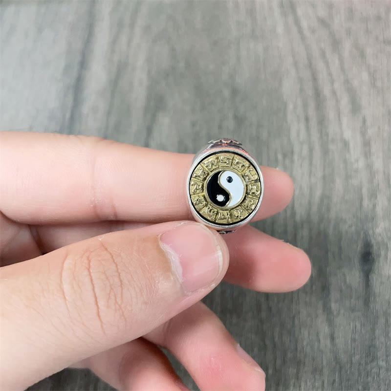 Kupfer Ring mit Yin Yang Symbol Fengshui Wohlstand Glück getragen Hand