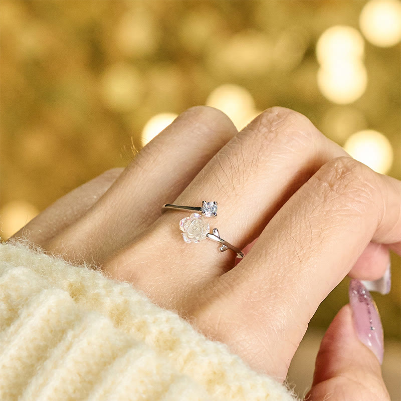 Ring 999er Silber Zirkon Blume Schutz elegant getragen Fingerring