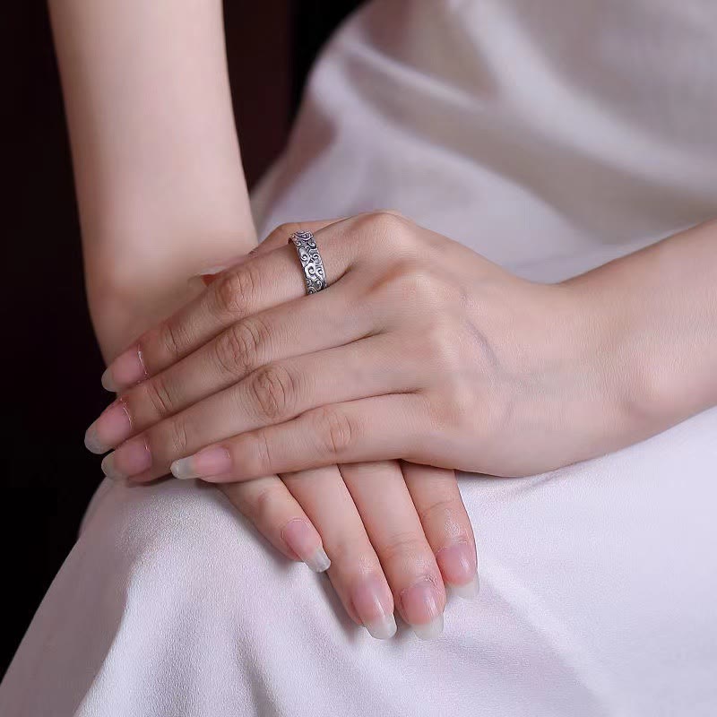 Eleganter Ring Segenswolke Glück silberner Fingerring Frau Hand
