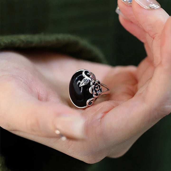 Schwarzer Onyx Ring Kupfer Rosenblüte getragen Fingerring elegant