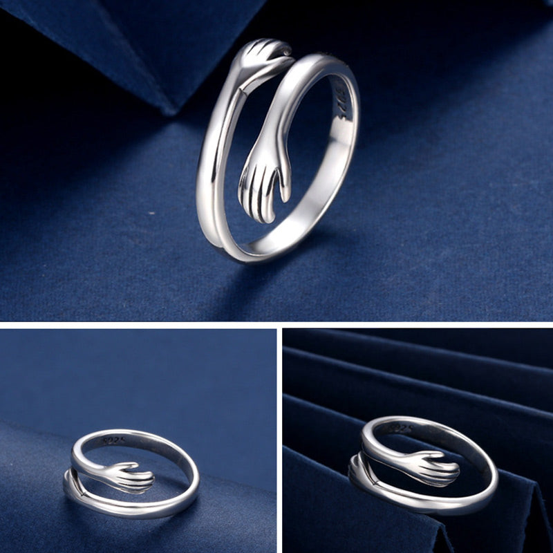 Ring 925 Silber Umarmung – Liebe mit Handmotiv Schmuckfoto drei Ansichten