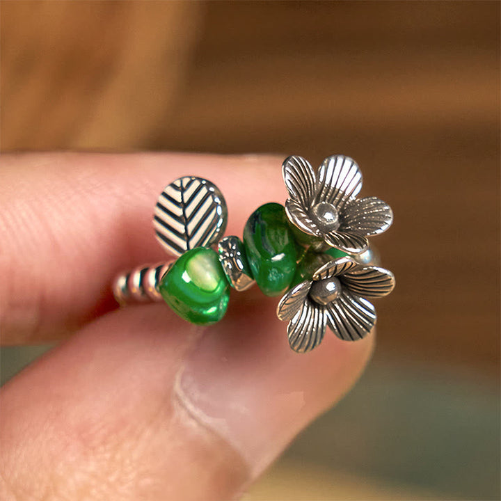 Ring Kupfer Blumenmuster mit grünen Steinen getragen Glück Schutz