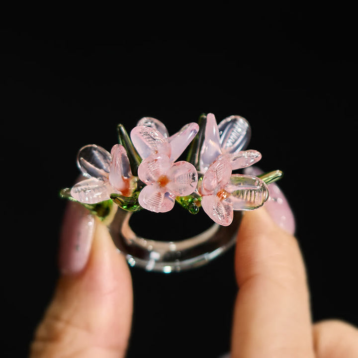 Ring Liuli Birnblüte Weisheit rosafarbene Blüten eleganter Schmuck