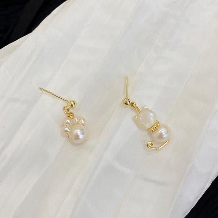 Ohrringe Perle Katzenpfote Gold süß asymmetrisch Boho Schmuck zart