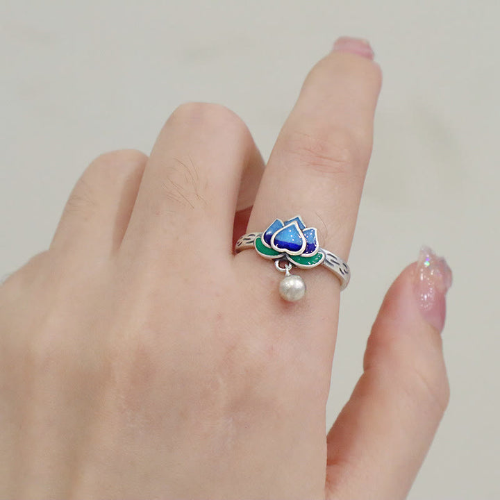 Ring Lotus Lapislazuli Jade Perle Fingerring eleganter Edelstein Schmuck getragen