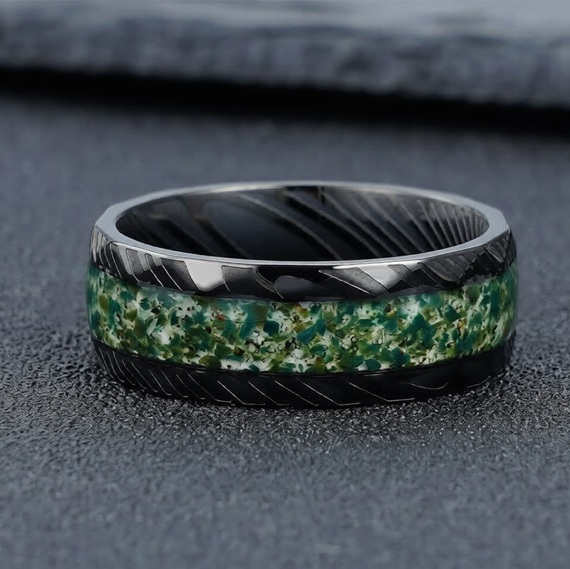 Ring Titanstahl Facettiert – Stärke mit grünem Inlay elegant