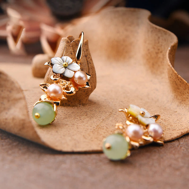 Ohrringe Tridacna Perle Blume Jade goldfarben Boho Schmuck spirituell