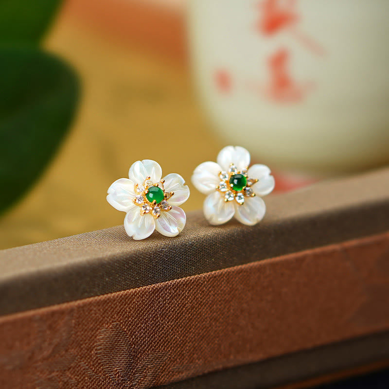 Ohrringe Tridacna Jade Blume weiß grün filigran Boho Schmuck spirituell