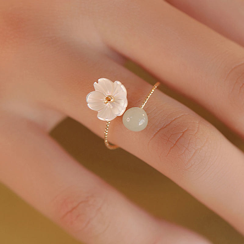 Ring Hetian Jade Tridacna Schmetterling getragen Wohlstand Glück elegant